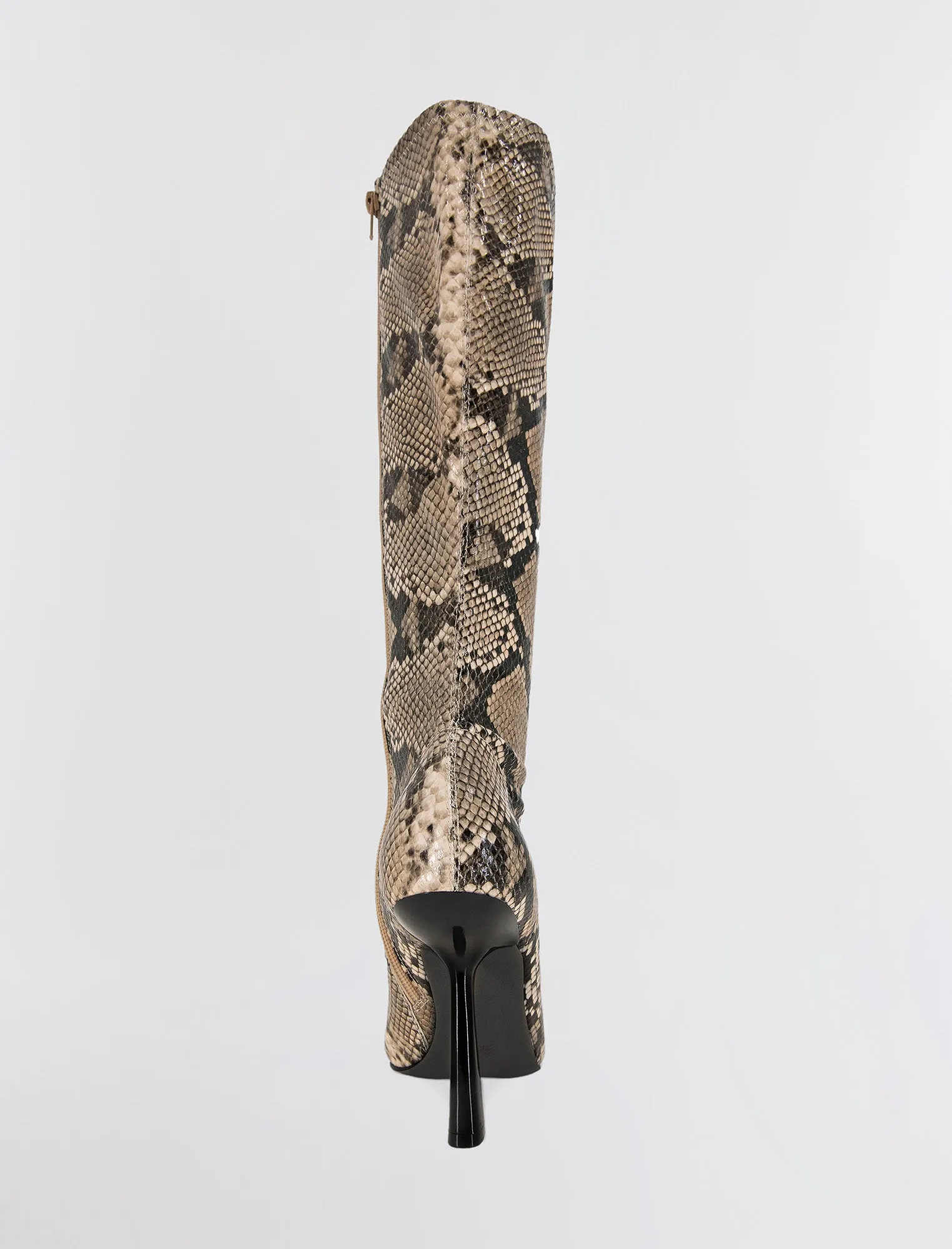Isra Boot