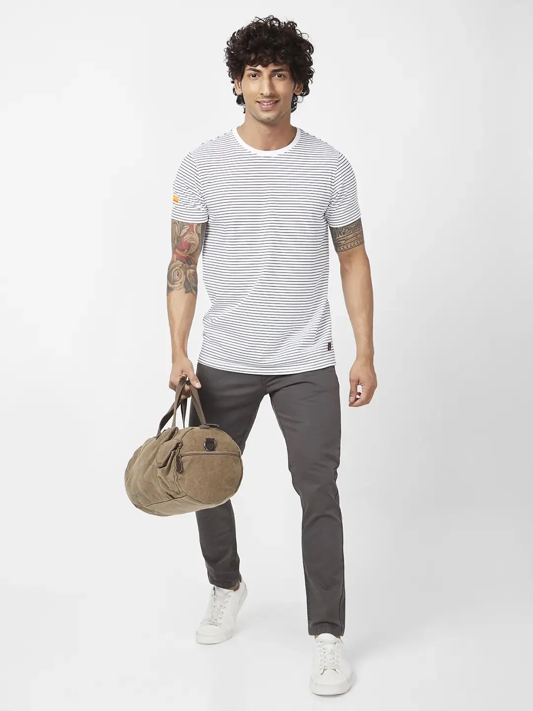 Spykar Men White Blended Slim Fit Half Sleeve Round Neck Striped Tshirt